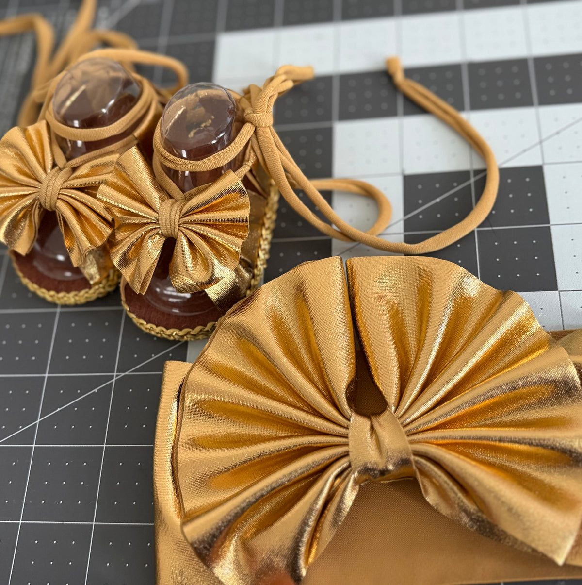 Set de lazo y sandalias